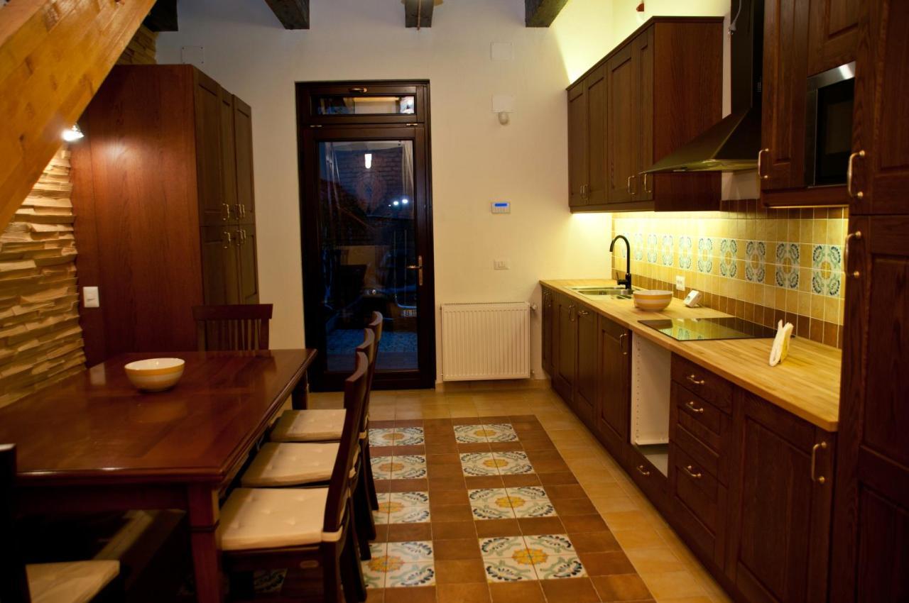 Arina Apartments Braşov Buitenkant foto